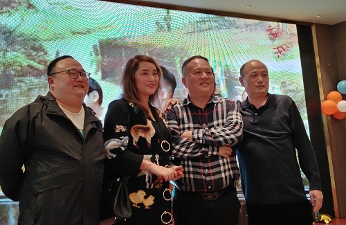 不负养育恩 吾辈当自强 不负养育恩 吾辈当自强