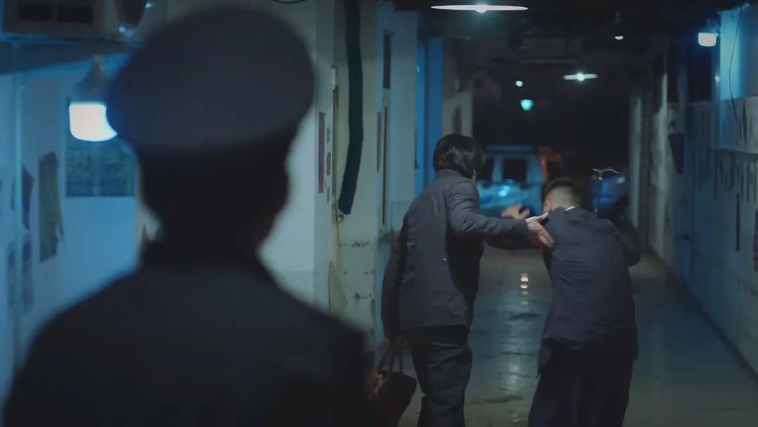 八案并行的《巡回檢察組》,來聊一聊劇中燒腦的“法律?!? title=
