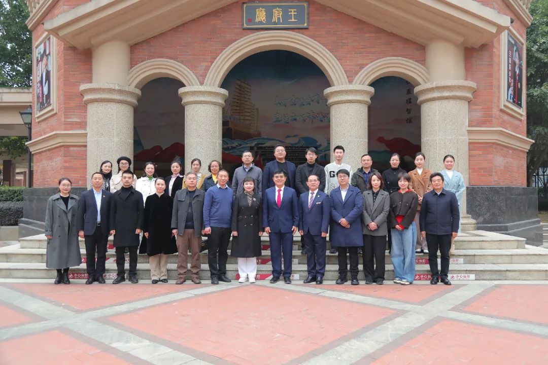 心怀大爱，甘愿做教育的守望者——请您查收十一月校长来信