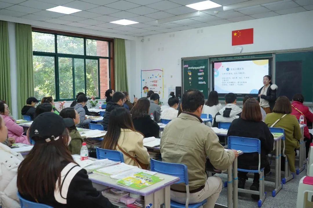 心怀大爱，甘愿做教育的守望者——请您查收十一月校长来信