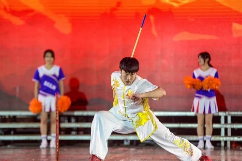 德阳科贸职业学院隆重举行2023年迎新晚会 德阳科贸职业学院隆重举行2023年迎新晚会
