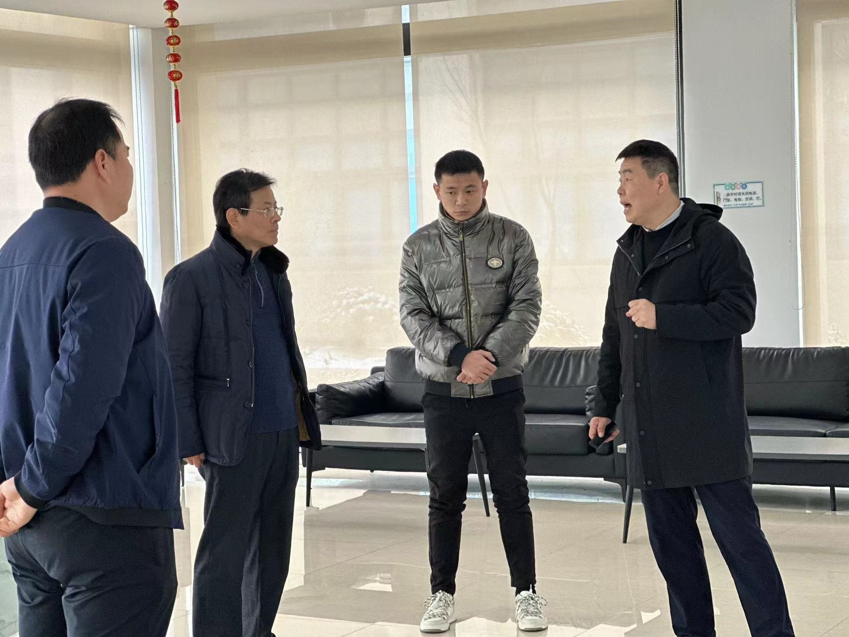 The Army, a second level senior prosecutor of the Jiangsu Provincial Procuratorate, carried out wint