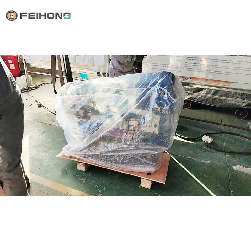 喜訊！熱烈慶祝飛宏2套小型金屬弓鋸床設(shè)備裝車完畢順利發(fā)出