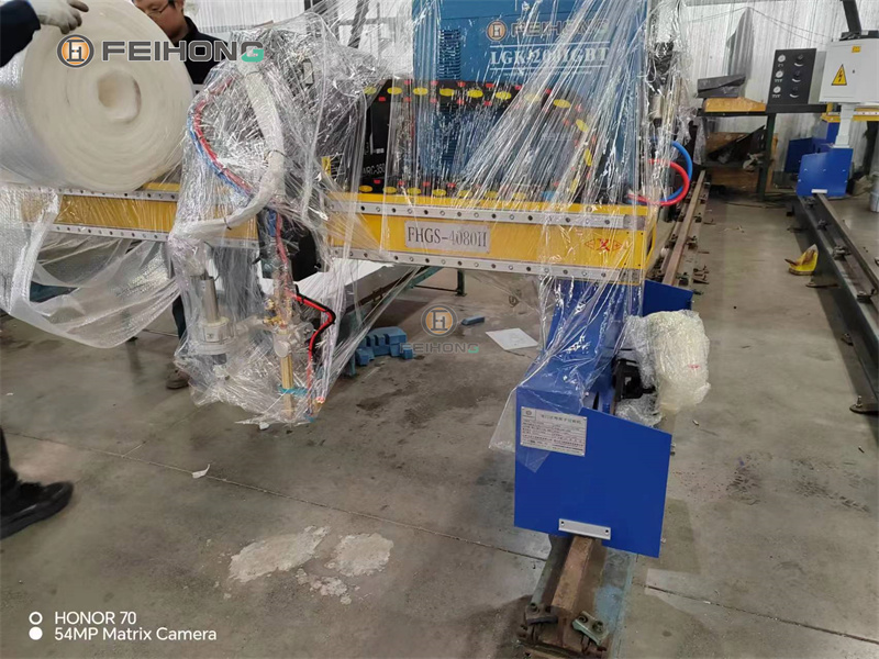 喜訊！熱烈慶祝飛宏1套鋼筋加工設備裝車完畢順利發(fā)出