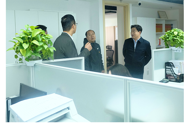 西城區(qū)司法局、區(qū)委組織部四科領(lǐng)導(dǎo)蒞臨聯(lián)慧律所調(diào)研指導(dǎo) 西城區(qū)司法局、區(qū)委組織部四科領(lǐng)導(dǎo)蒞臨聯(lián)慧律所調(diào)研指導(dǎo)