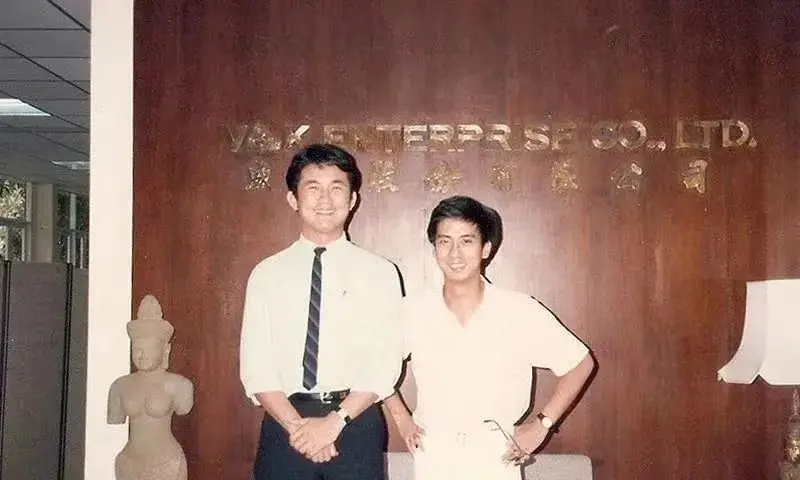 亿万富豪,3次自杀,50岁出家,70岁裸捐 亿万富豪,3次自杀,50岁出家,70岁裸捐