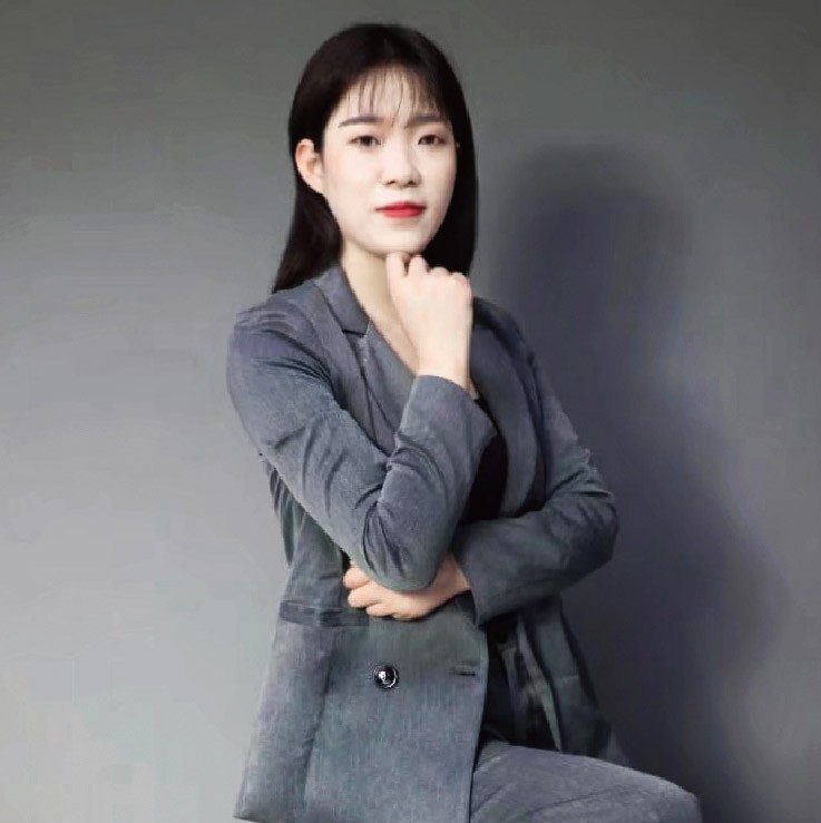 何女士