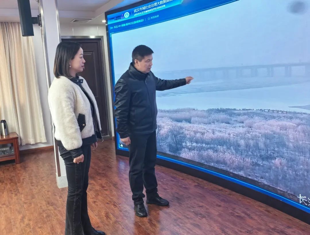 全国人大代表王琼：为江豚栖息地水质“体检”，以实际行动守护长江江豚