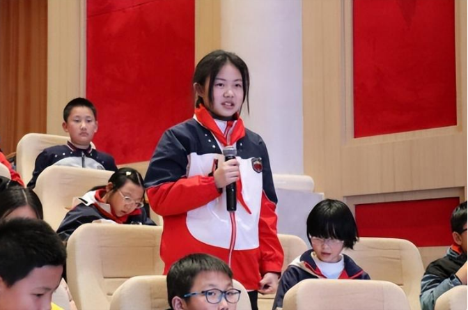 知名作家进校园,微光耀星海,书香润新川! 知名作家进校园,微光耀星海,书香润新川!