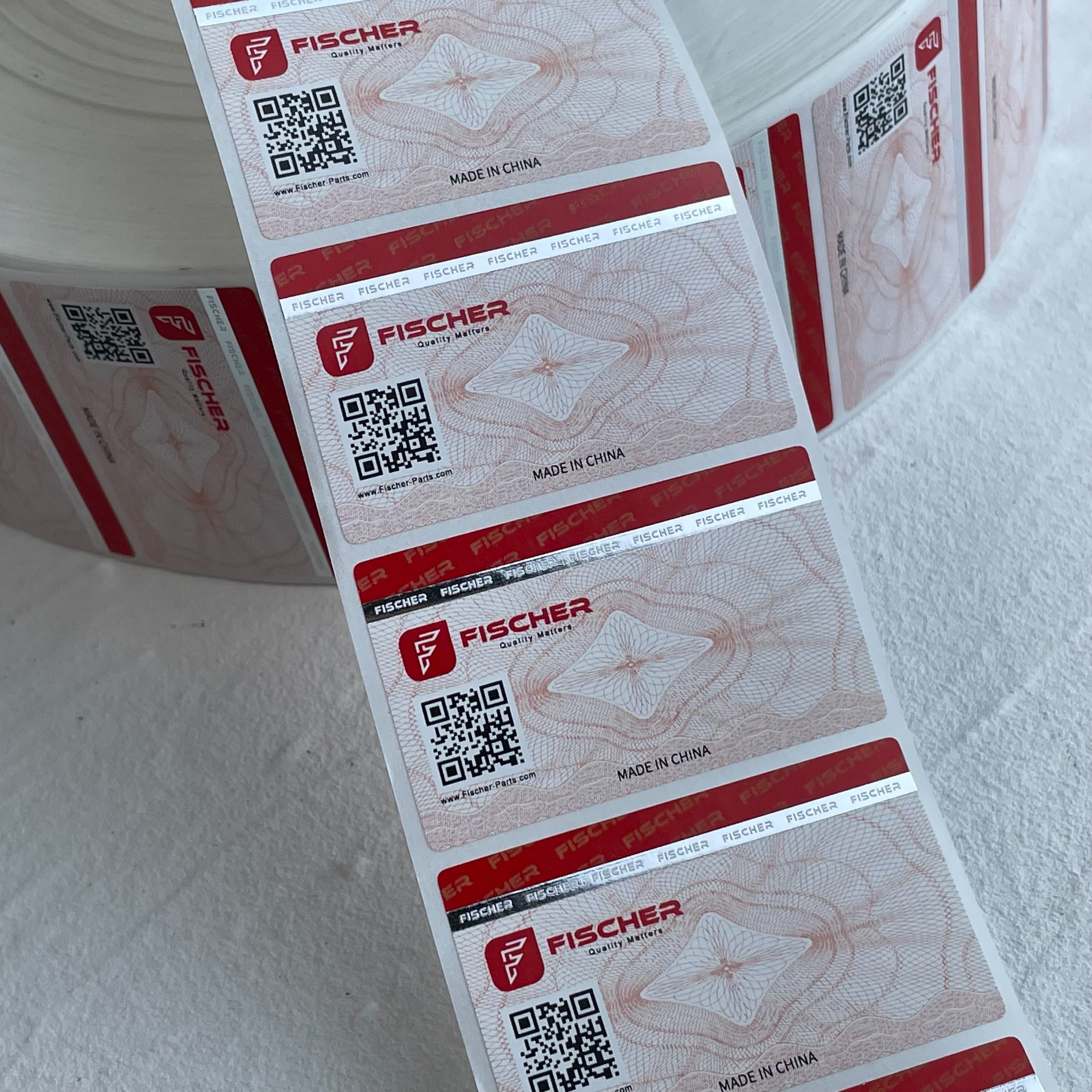 进口艾利不干胶 扫码领取红包积分 一物一码防伪溯源管理 专版烫印刮刮银