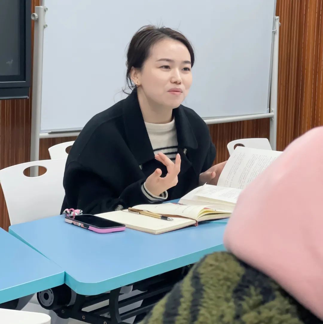 腹有诗书气自华，读书万卷始通神——刘旭名师工作室《高手教师》读书分享活动