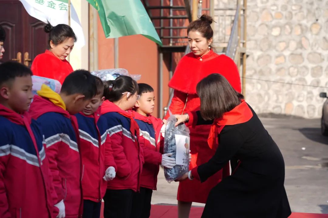 第245所 呂梁市蔚汾鎮(zhèn)喬家溝尚赫王潤蘭小學(xué) 第245所 呂梁市蔚汾鎮(zhèn)喬家溝尚赫王潤蘭小學(xué)