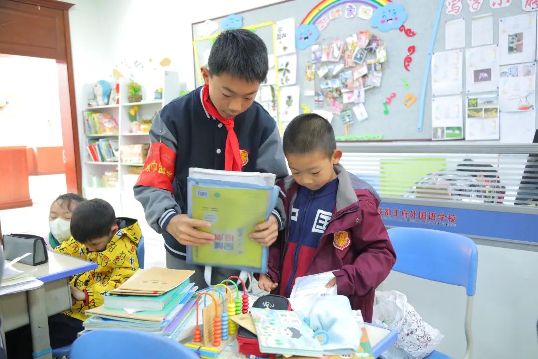 春光无限好，奋斗正当时——请您查收成都王府三月校长来信
