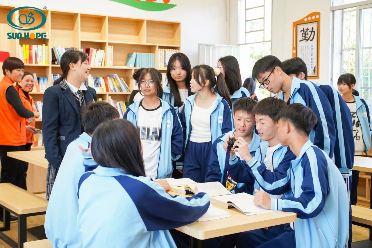 第243所 廣東省河源市東源縣上莞尚赫郇宇中學(xué) 第243所 廣東省河源市東源縣上莞尚赫郇宇中學(xué)