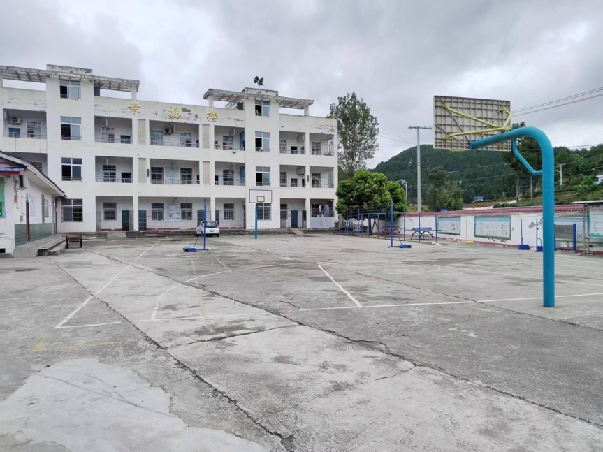 第239所 四川省綿陽市鹽亭縣永泰鎮(zhèn)尚赫任鳳小學 第239所 四川省綿陽市鹽亭縣永泰鎮(zhèn)尚赫任鳳小學