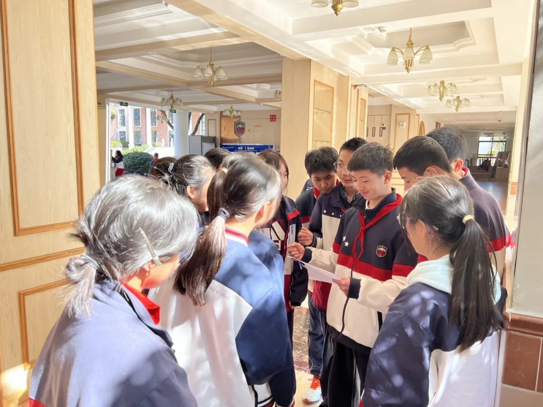 自导自演 初中部学生举办“励志歌会”,歌唱春天 自导自演 初中部学生举办“励志歌会”,歌唱春天