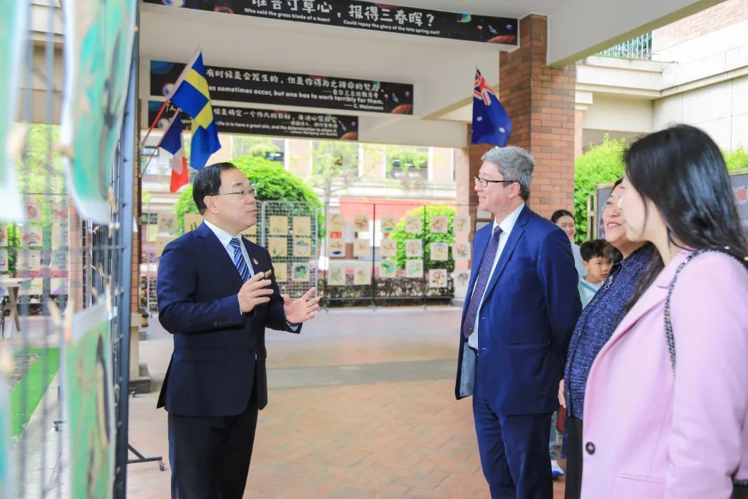 川港心连心，为国育英才——记香港校长代表团走进成都王府