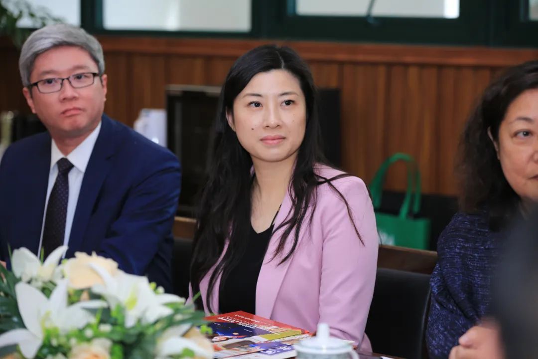 川港心连心，为国育英才——记香港校长代表团走进成都王府