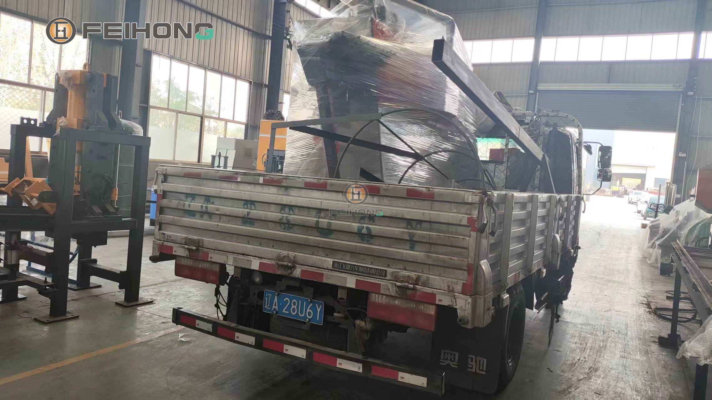 喜訊！熱烈慶祝飛宏1套數(shù)控鋼筋彎箍機(jī)設(shè)備裝車完畢順利發(fā)出
