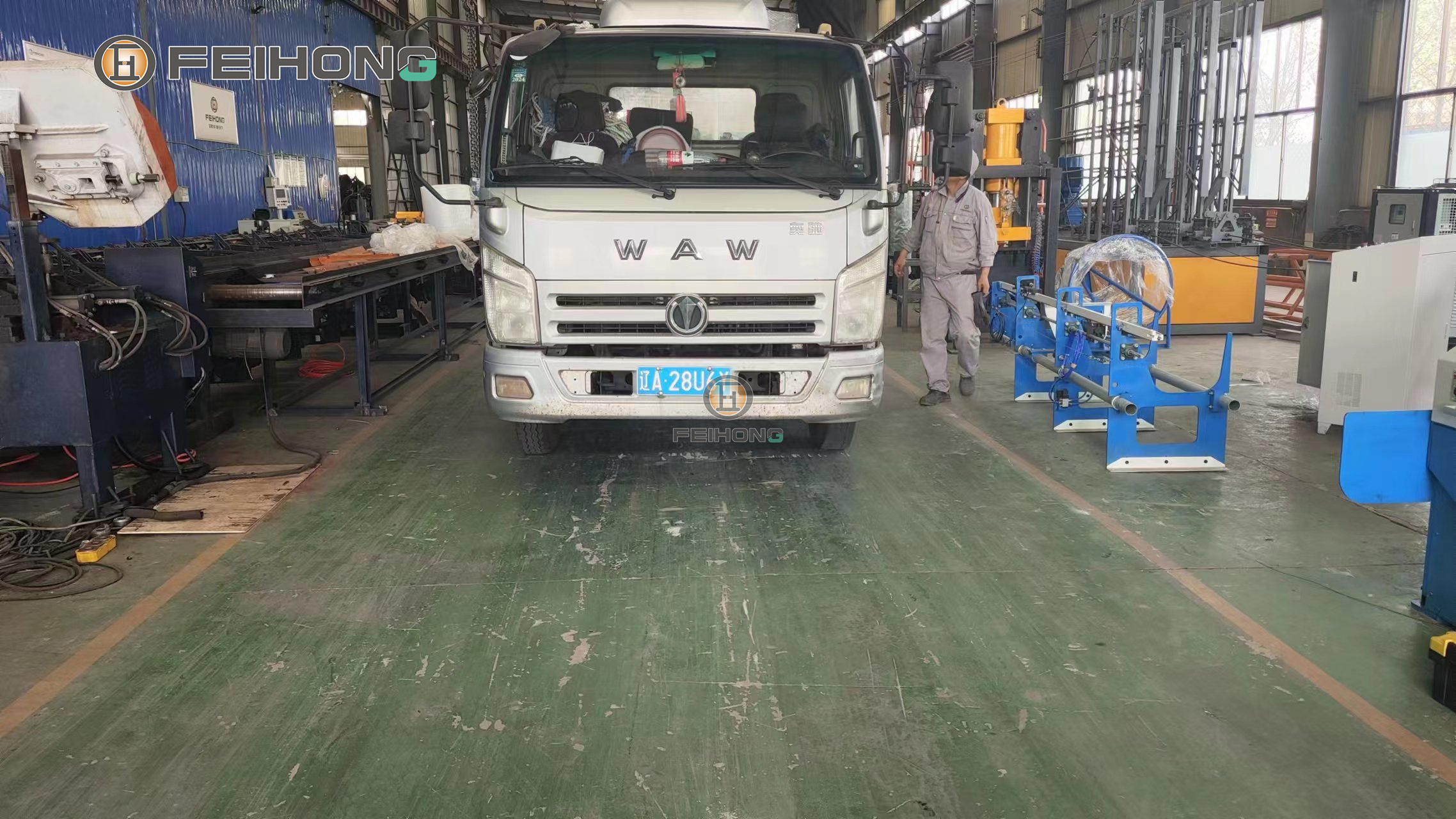 喜訊！熱烈慶祝飛宏1套數(shù)控鋼筋彎箍機(jī)設(shè)備裝車完畢順利發(fā)出