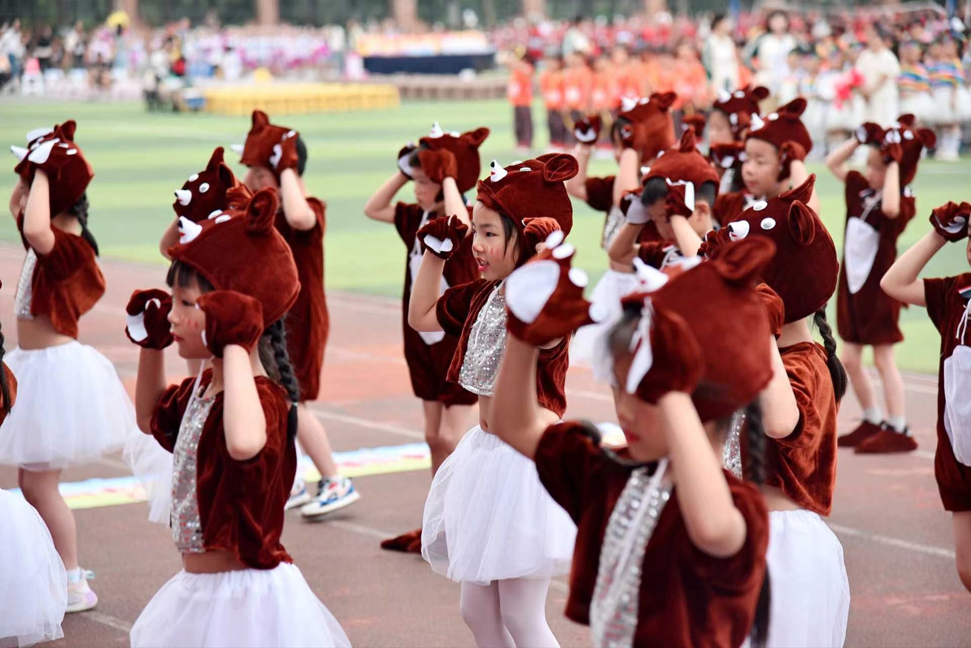 小学部举行春季运动会,尽显艺术魅力 小学部举行春季运动会,尽显艺术魅力