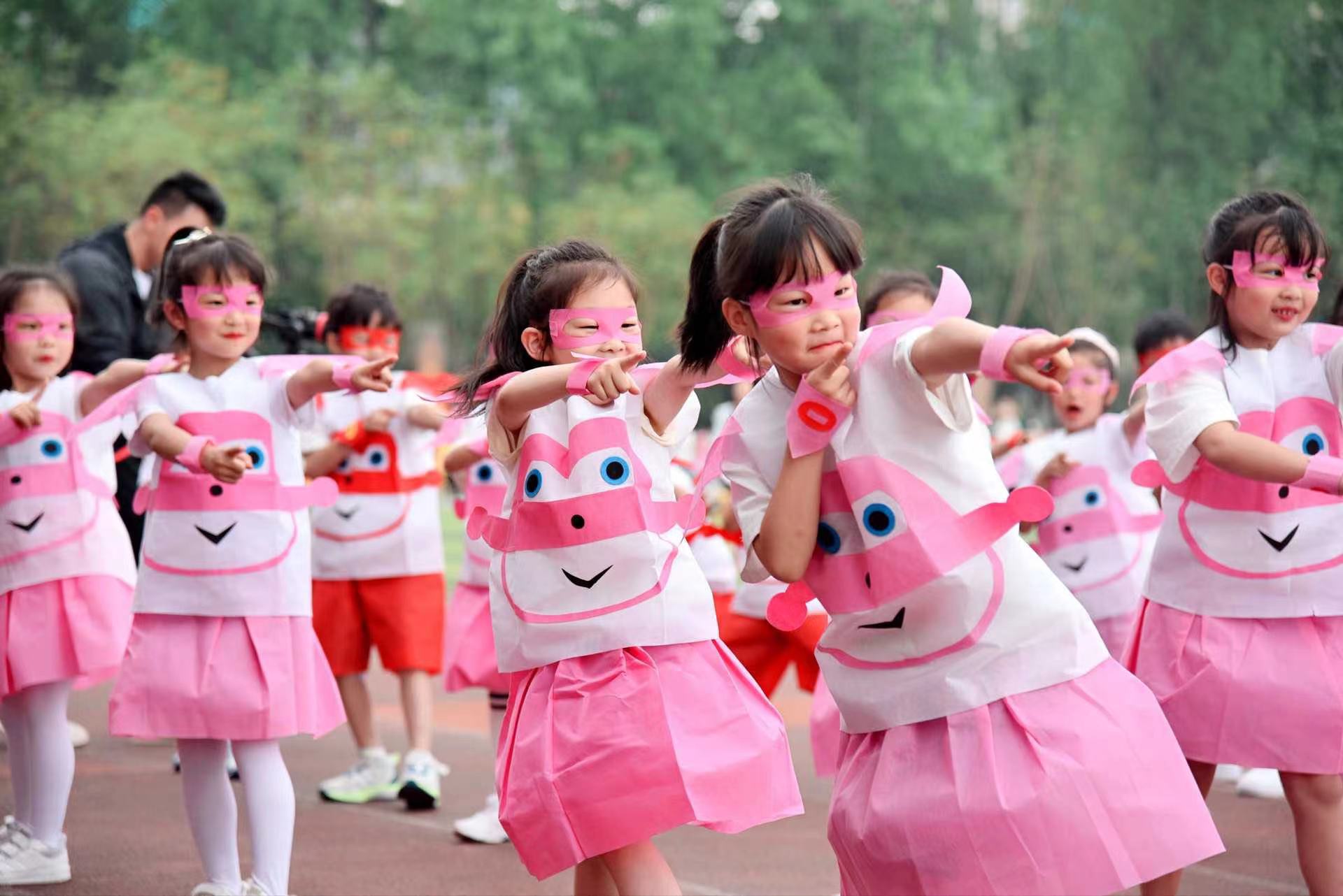 小学部举行春季运动会,尽显艺术魅力 小学部举行春季运动会,尽显艺术魅力