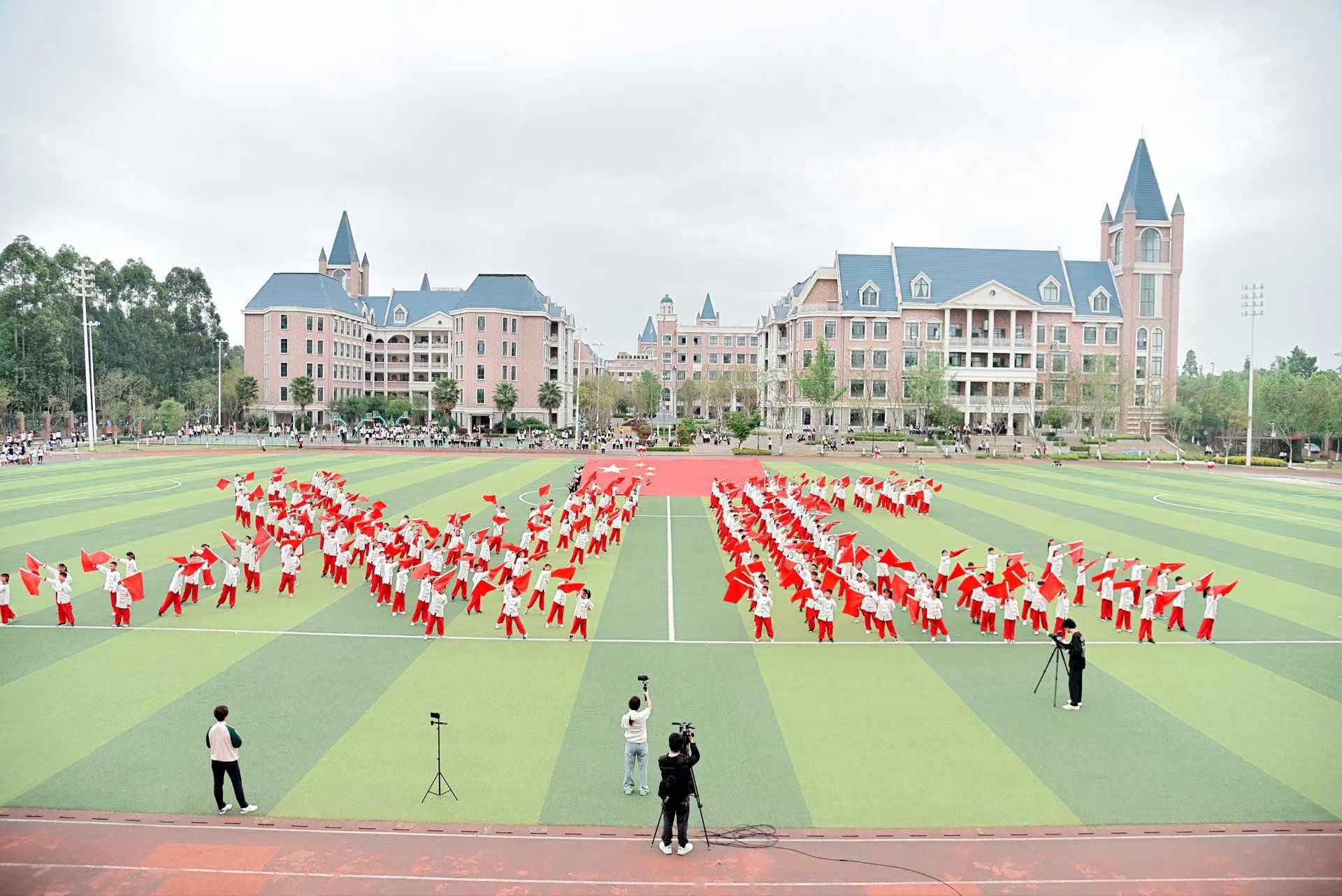 小学部举行春季运动会,尽显艺术魅力 小学部举行春季运动会,尽显艺术魅力