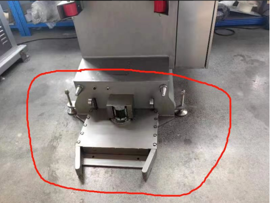 智能升级:AGV叉车在和面机桶车搬运中的成功应用案例 智能升级:AGV叉车在和面机桶车搬运中的成功应用案例