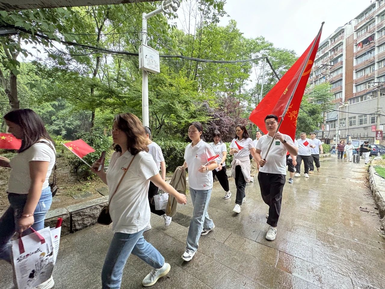 重温长征光荣史 勇拓新质生产力 重温长征光荣史 勇拓新质生产力