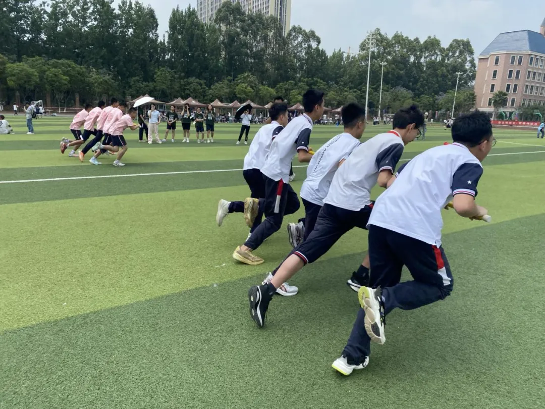 嗨翻了!你见过这样“撒欢”的校园生活吗? 嗨翻了!你见过这样“撒欢”的校园生活吗?