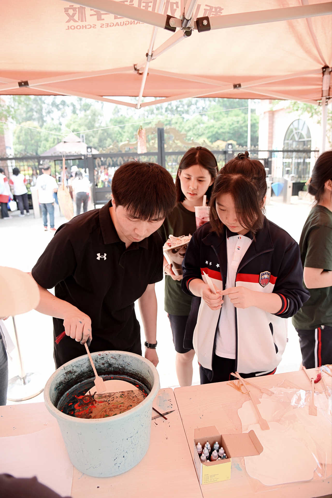 “买不到的特供奢侈品” “买不到的特供奢侈品”