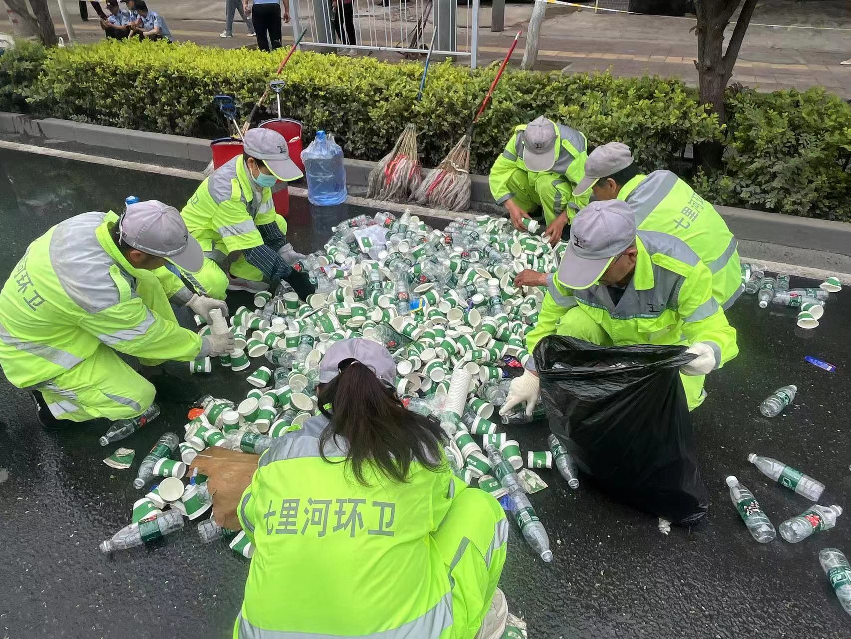 【兰州】东南西北一起跑 万马奔腾新征程——甘肃陇玉公司圆满完成兰马环境卫生保障工作 【兰州】东南西北一起跑 万马奔腾新征程——甘肃陇玉公司圆满完成兰马环境卫生保障工作