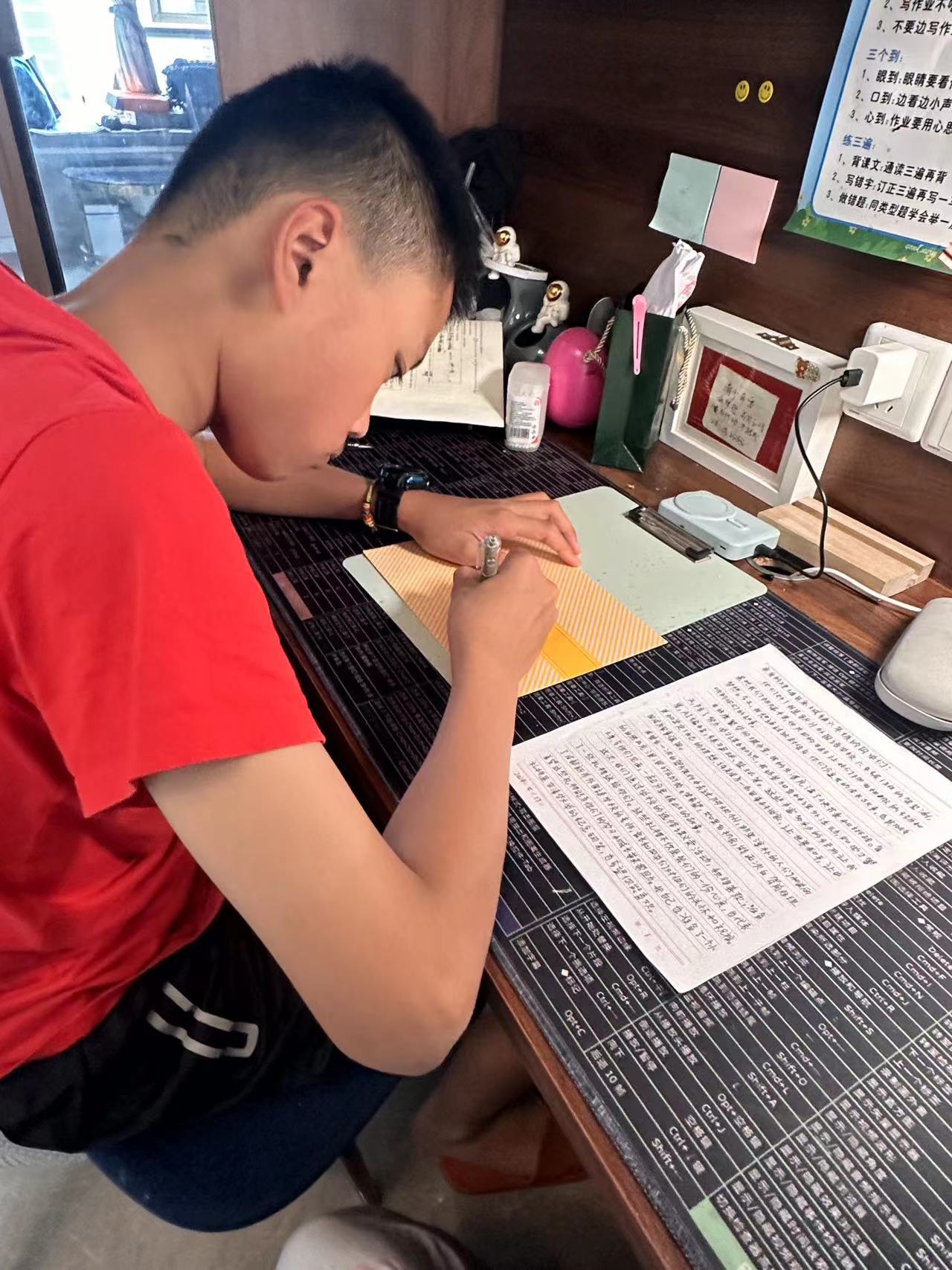 情系理塘!新川55封爱心手书抵达天空之城 情系理塘!新川55封爱心手书抵达天空之城