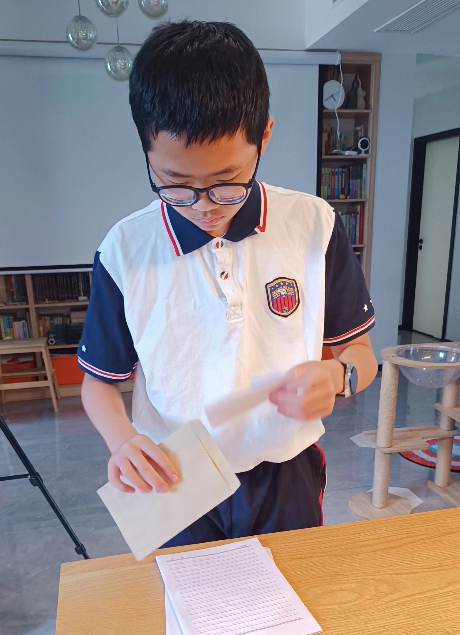 情系理塘!新川55封爱心手书抵达天空之城 情系理塘!新川55封爱心手书抵达天空之城