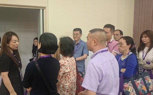 日出东方 紫气东来 日出东方 紫气东来