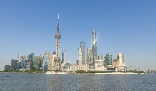 日出东方 紫气东来 日出东方 紫气东来