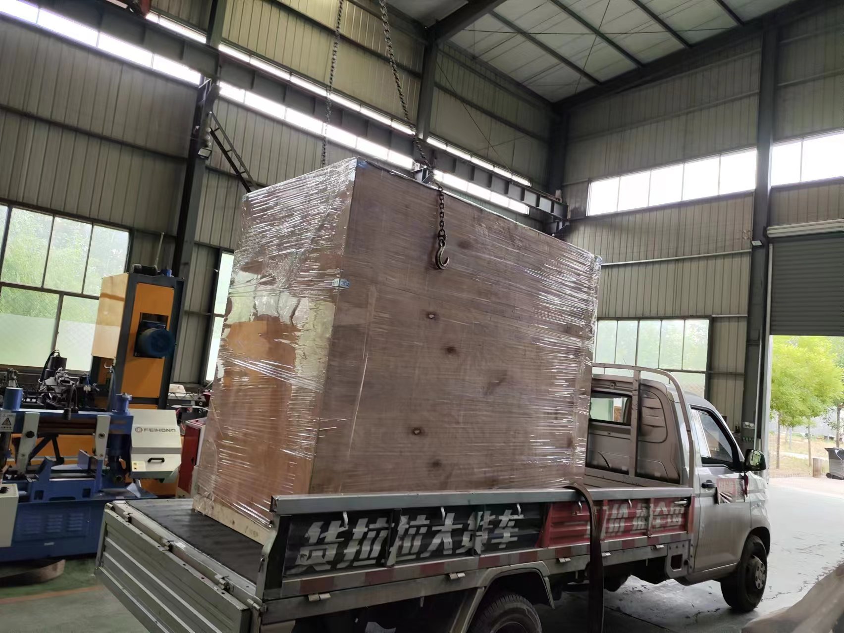 喜訊！熱烈慶祝飛宏1套數(shù)控鋼筋鋸床設(shè)備裝車完畢順利發(fā)出
