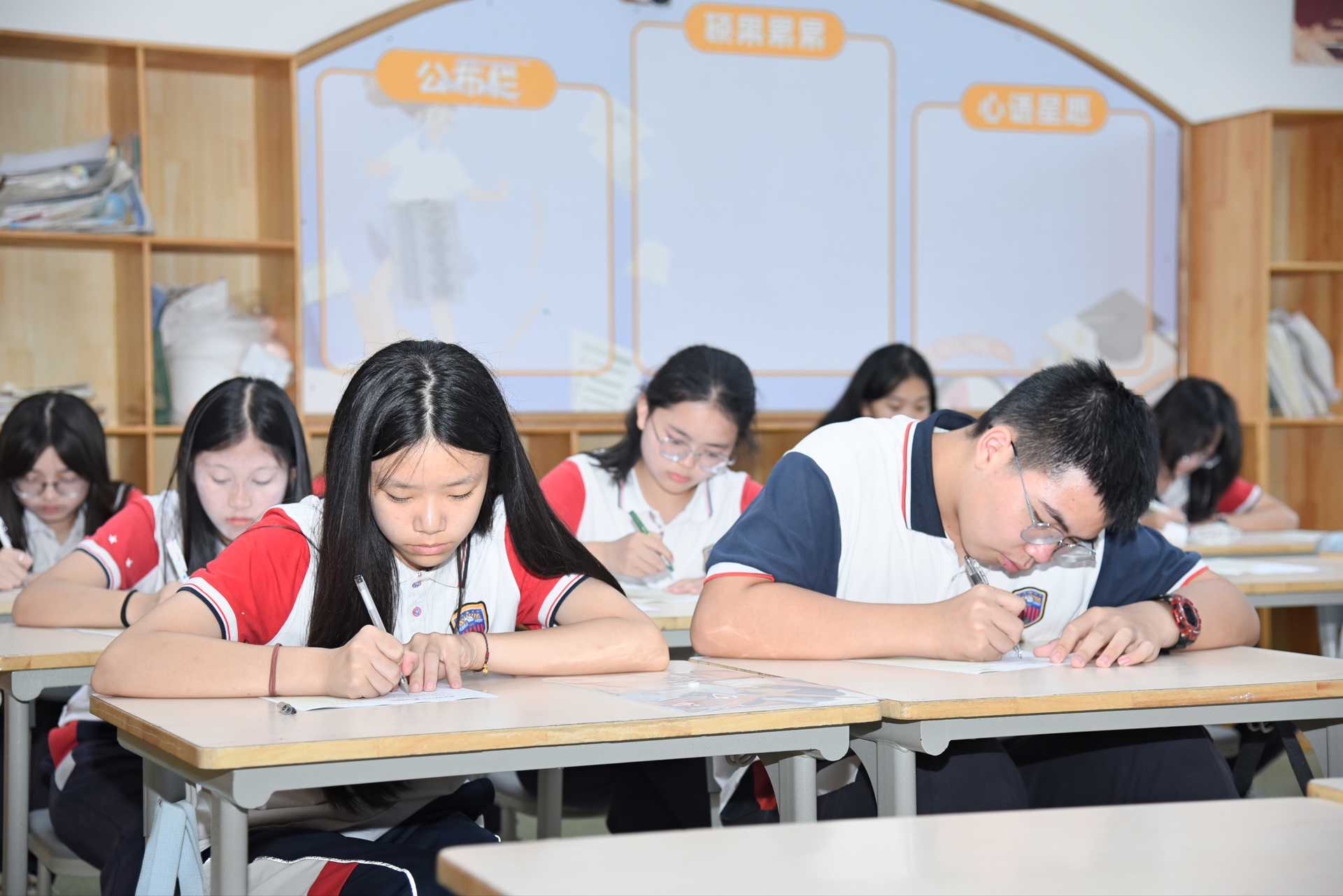 500架无人机大秀,祝初三学子毕业快乐 500架无人机大秀,祝初三学子毕业快乐