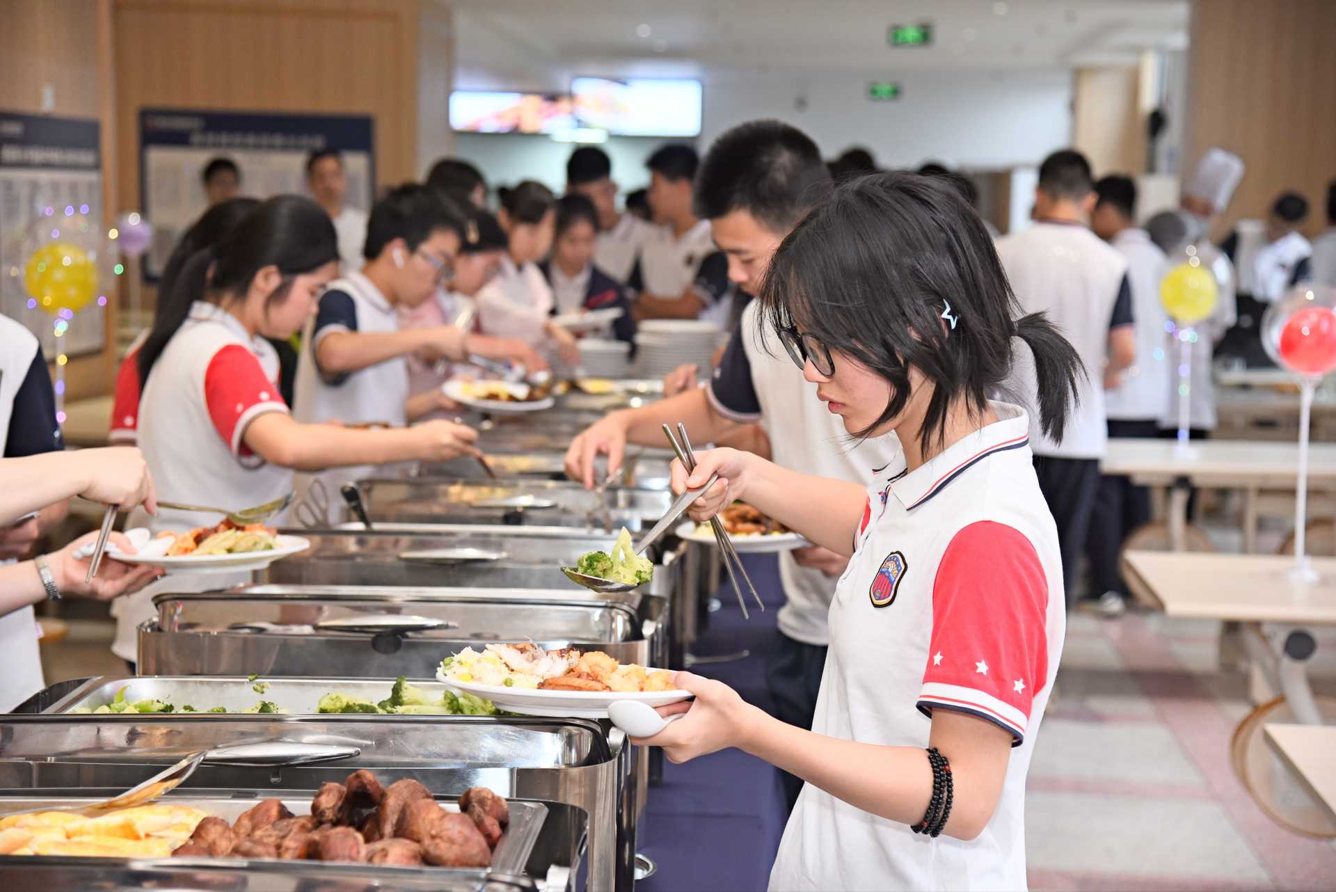 500架无人机大秀,祝初三学子毕业快乐 500架无人机大秀,祝初三学子毕业快乐