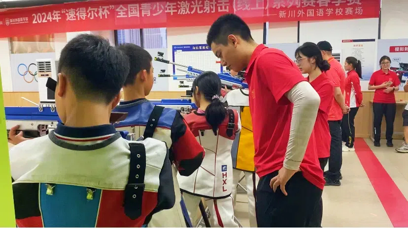 新川“冠军课堂”开课!4位大冠军亲训小小神射手! 新川“冠军课堂”开课!4位大冠军亲训小小神射手!