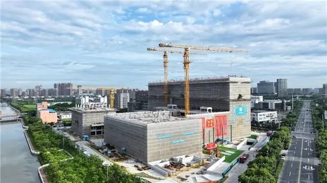 上海中医药大学附属松江医院新建工程项目结构正式封顶