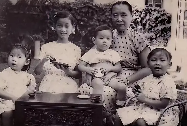 徐志摩后人:举家定居美国,无一人从事文学,回中国需要带翻译 徐志摩后人:举家定居美国,无一人从事文学,回中国需要带翻译