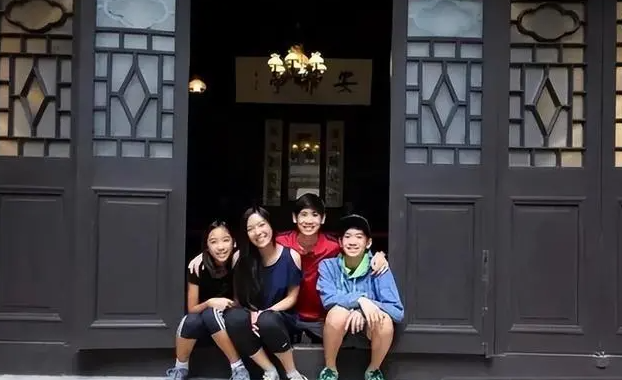 徐志摩后人:举家定居美国,无一人从事文学,回中国需要带翻译 徐志摩后人:举家定居美国,无一人从事文学,回中国需要带翻译
