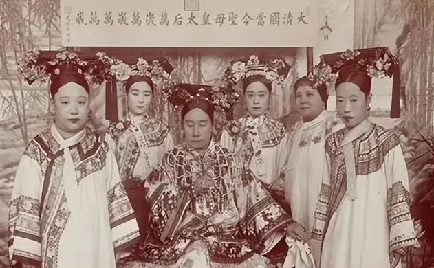 大清灭亡前,发生三件无法解释的怪事,难道世界上真有亡国之兆 大清灭亡前,发生三件无法解释的怪事,难道世界上真有亡国之兆
