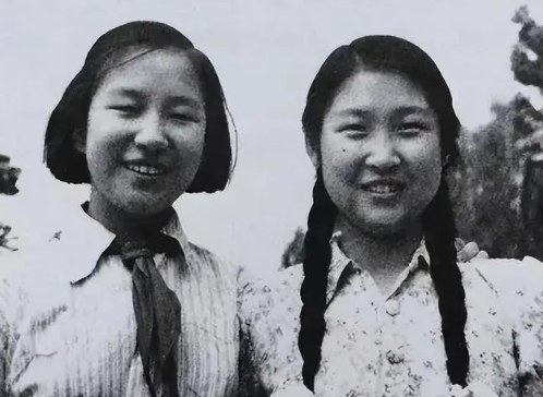 76年毛主席病重,躺在病床上含泪嘱咐李敏:有件事你要帮我去办 76年毛主席病重,躺在病床上含泪嘱咐李敏:有件事你要帮我去办