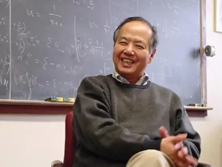 毛主席晚年与李政道谈物理学的对称,不料一开场却把李政道问住了 毛主席晚年与李政道谈物理学的对称,不料一开场却把李政道问住了