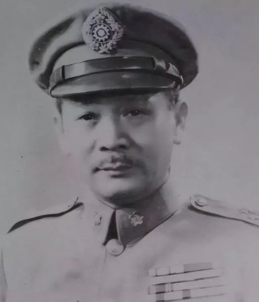 49年国军中将起义,张发奎叮嘱道:你去找剑英,他应该会照顾你的 49年国军中将起义,张发奎叮嘱道:你去找剑英,他应该会照顾你的