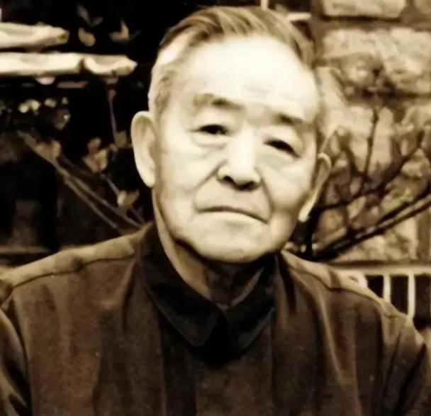 他是我党最大抗日根据地创始人,位高权重,建国后却只是一小处长 他是我党最大抗日根据地创始人,位高权重,建国后却只是一小处长