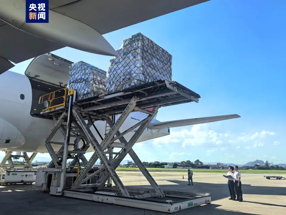 今年以来新开及加密18条国际航空货运航线 深圳商品卖全球实现三日达 机场T1、T2航站楼2027年建成 今年以来新开及加密18条国际航空货运航线 深圳商品卖全球实现三日达 机场T1、T2航站楼2027年建成