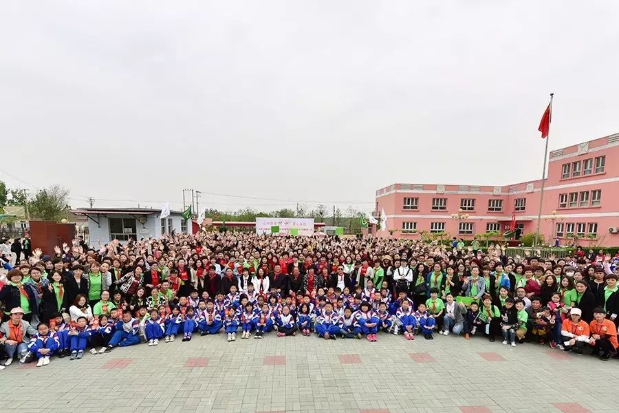 The 82nd Sun Hope Xu Qing Primary School in Lüguantun, Chenguantun Town, Jinghai District, Tianjin. The 82nd Sun Hope Xu Qing Primary School in Lüguantun, Chenguantun Town, Jinghai District, Tianjin.